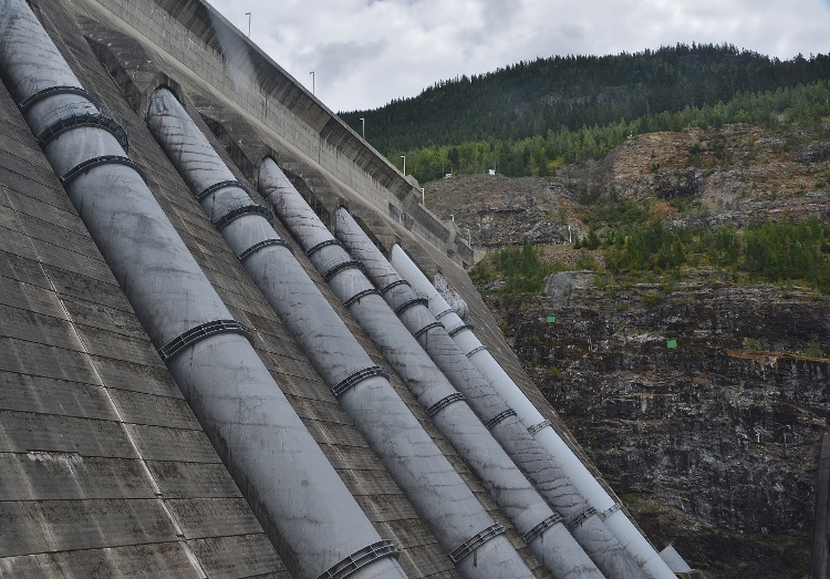 revelstoke dam